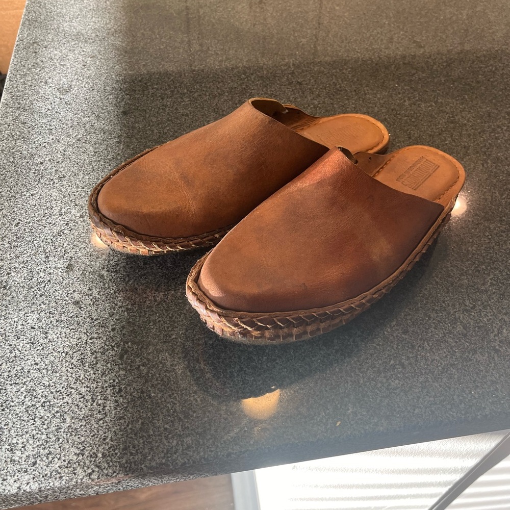 Mohinders Buffalo leather slip on shoe